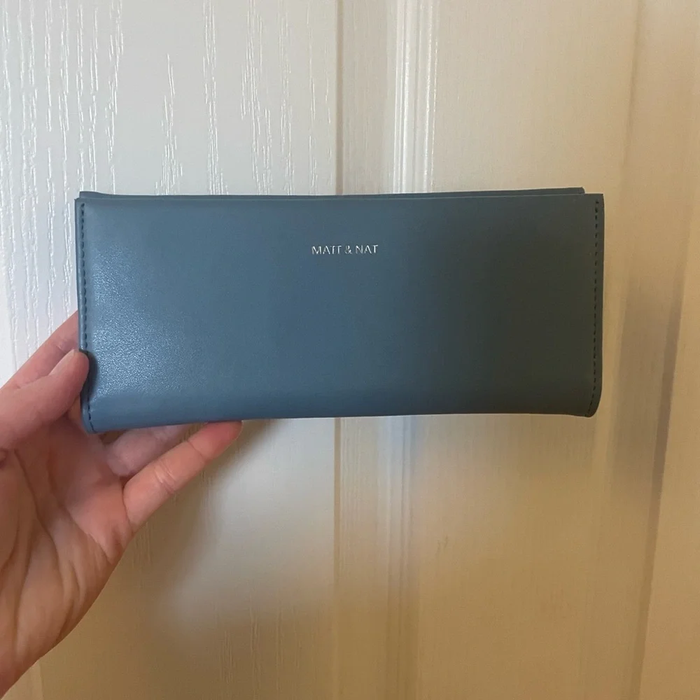 Matt & Nat Blue Wallet 💵 - Picture 3 of 9